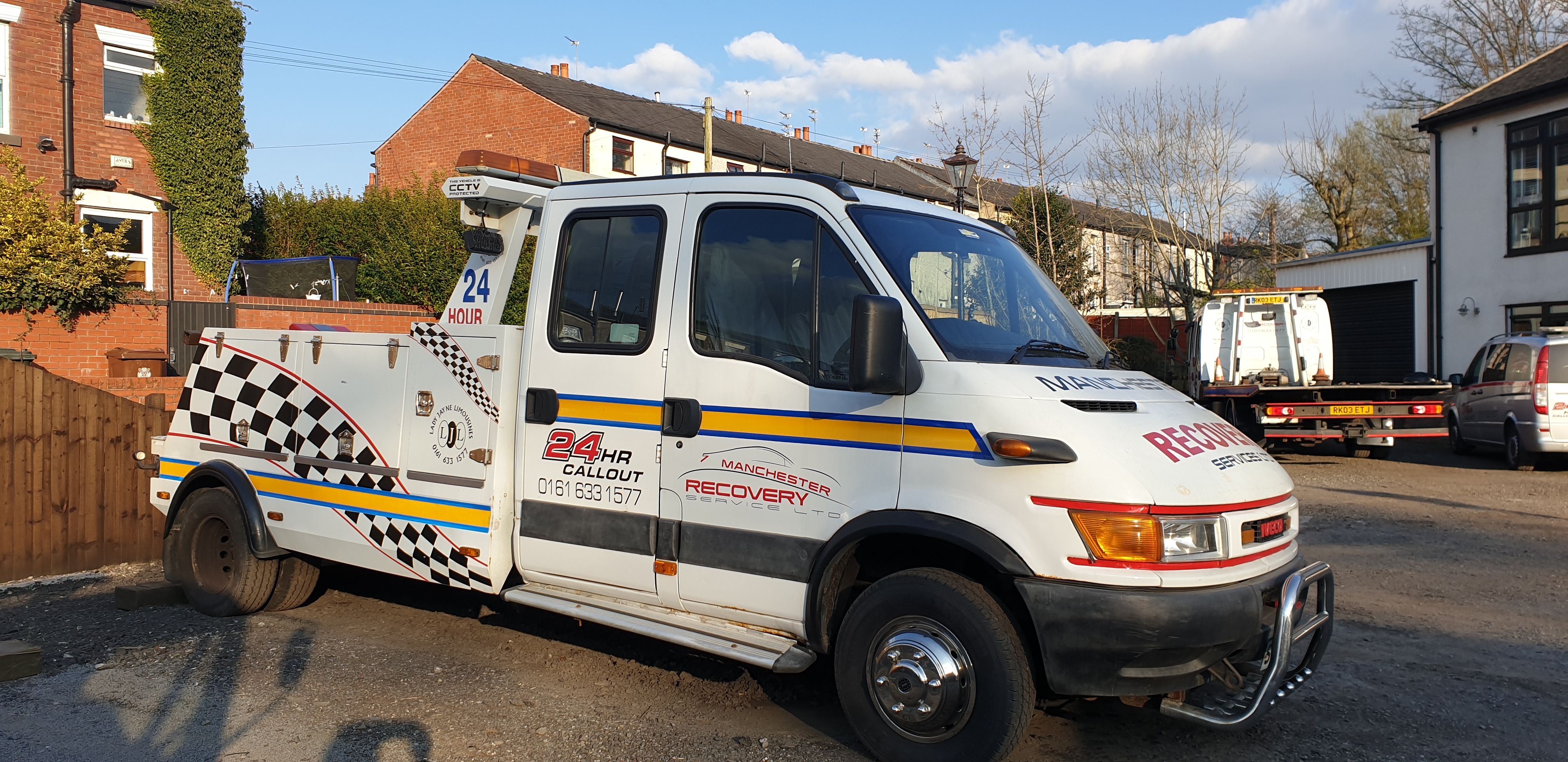 Tilt & Slide Low Flatbed Recovery Truck